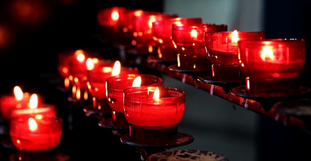 červené svíčky